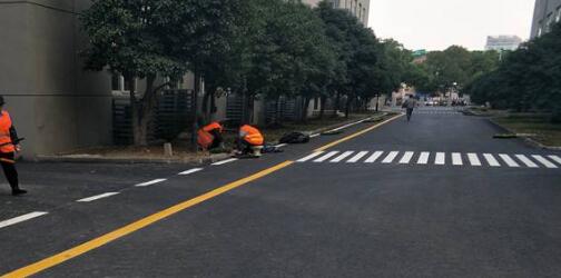 蘇州醫(yī)院道路劃線標準？提高行車安全